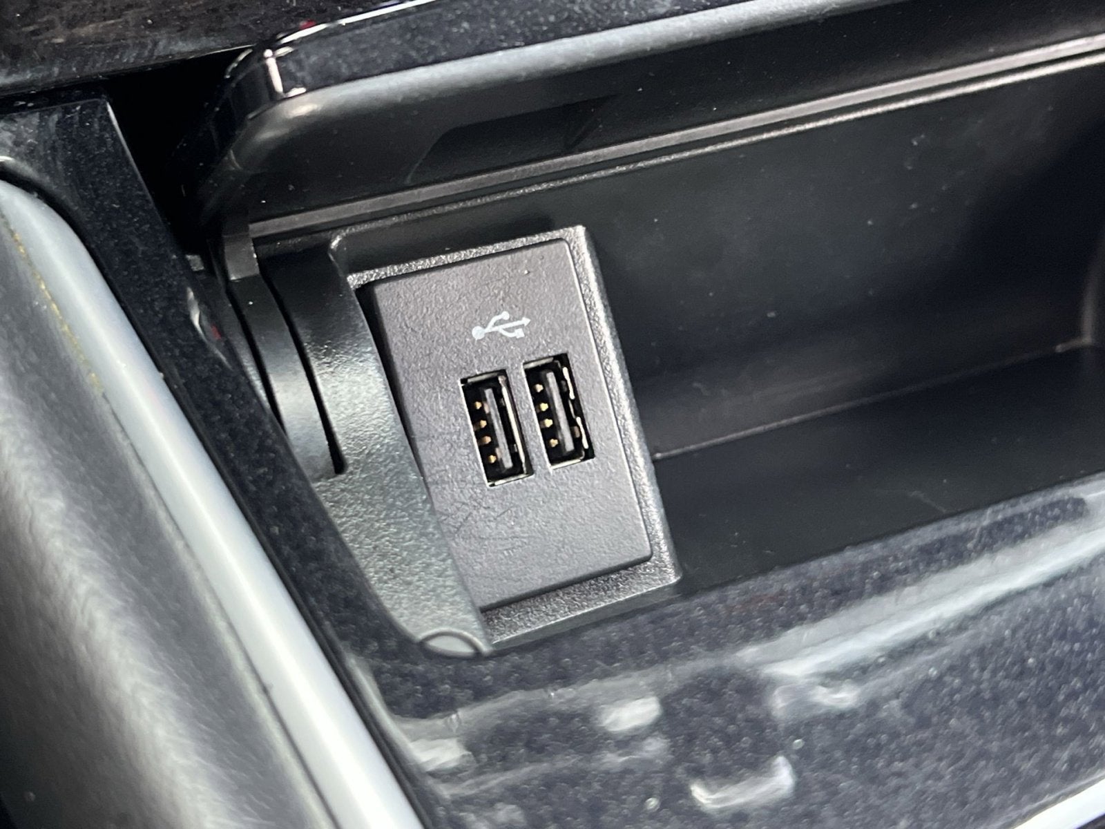 2017 INFINITI QX30 Luxury