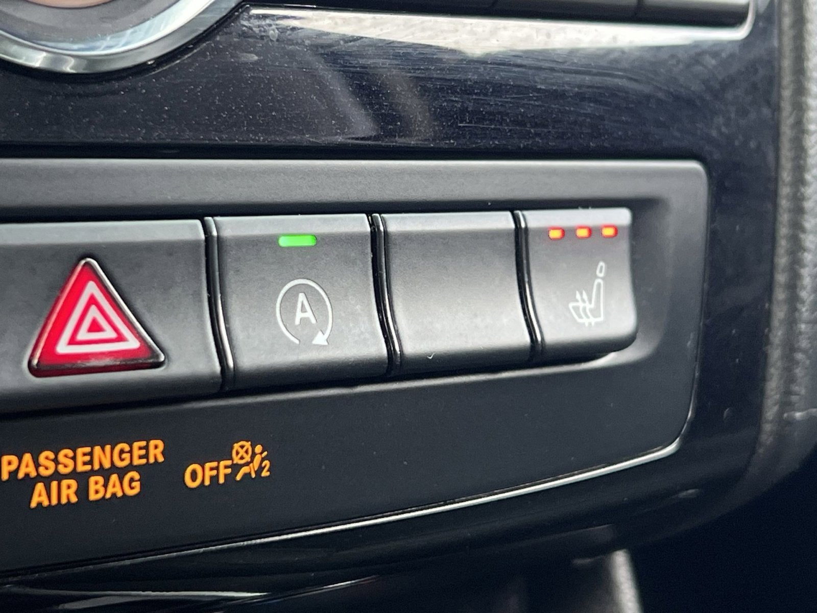 2017 INFINITI QX30 Luxury