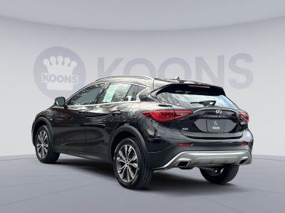 2017 INFINITI QX30 Luxury