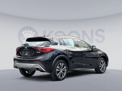 2017 INFINITI QX30 Luxury