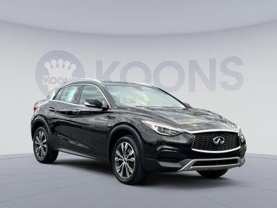 2017 INFINITI QX30 Luxury