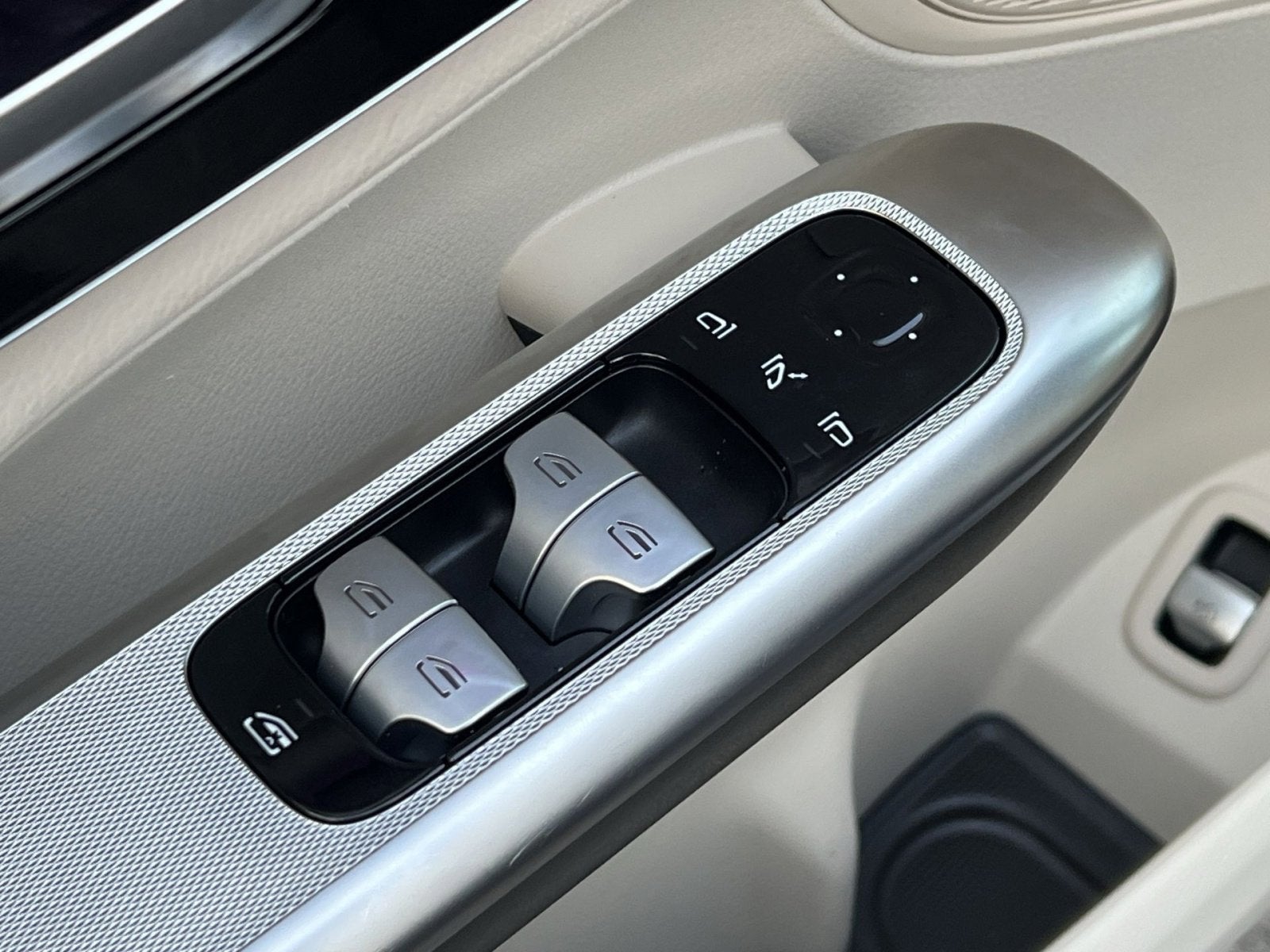 2024 Mercedes-Benz GLC GLC 300