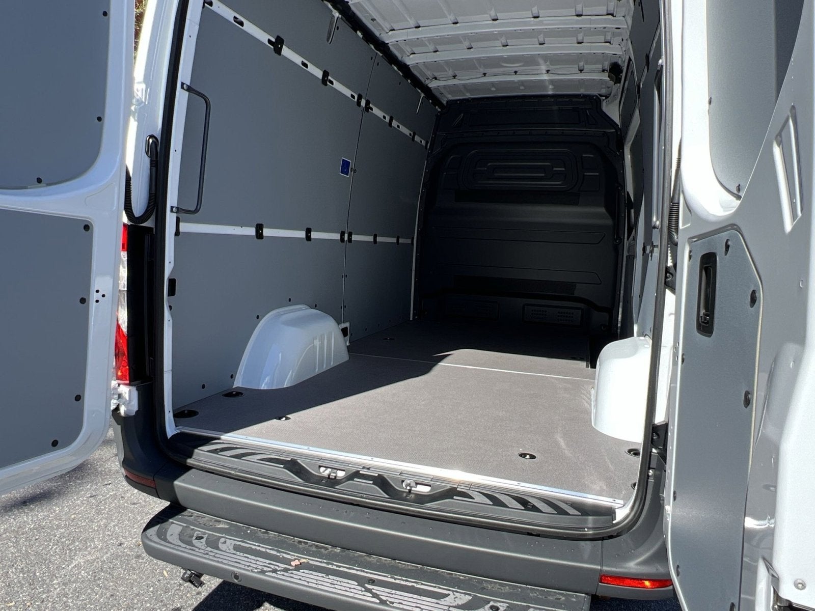 2026 Mercedes-Benz Sprinter 2500 Cargo 144 WB