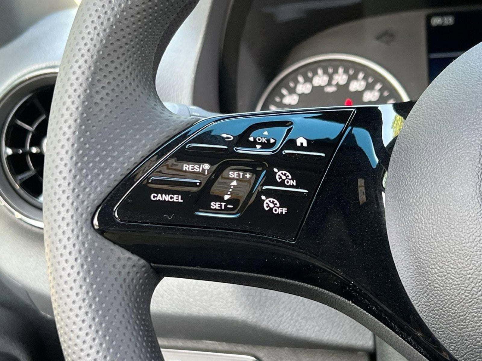 2025 Mercedes-Benz Sprinter 2500 Cargo 144 WB