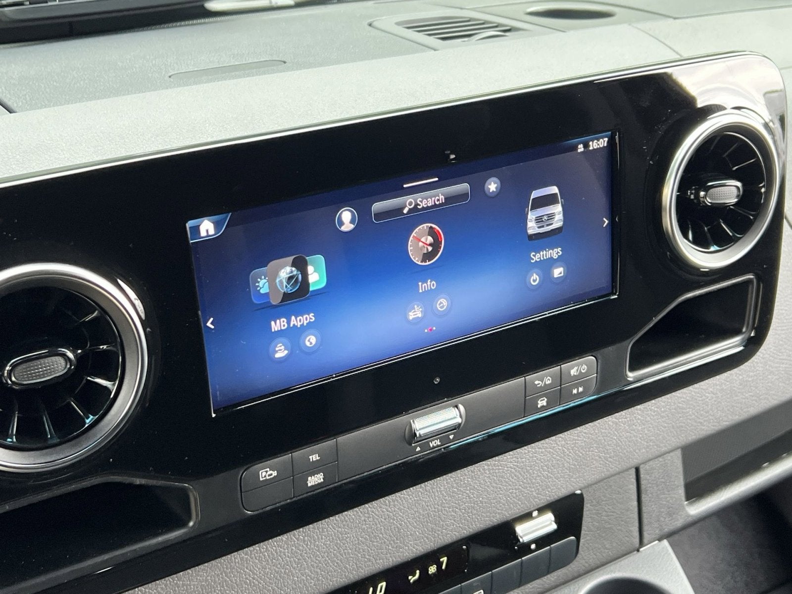 2025 Mercedes-Benz Sprinter 2500 Cargo 144 WB