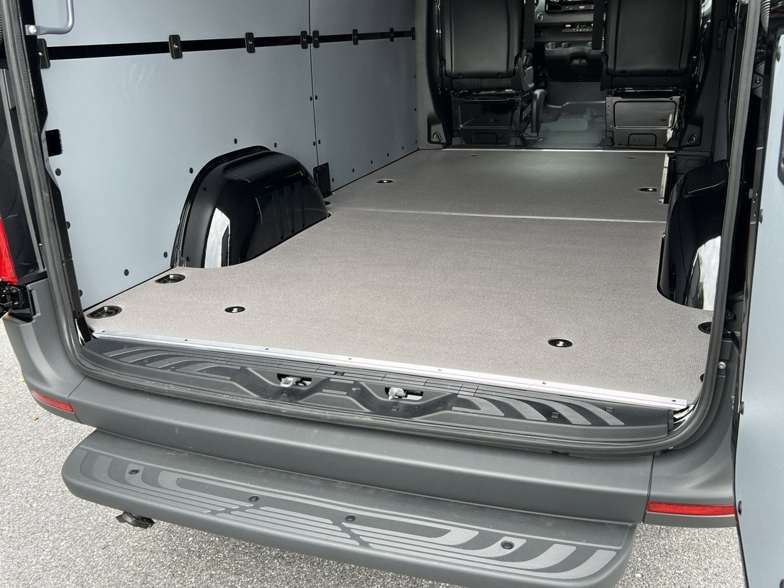 2025 Mercedes-Benz Sprinter 2500 Cargo 144 WB