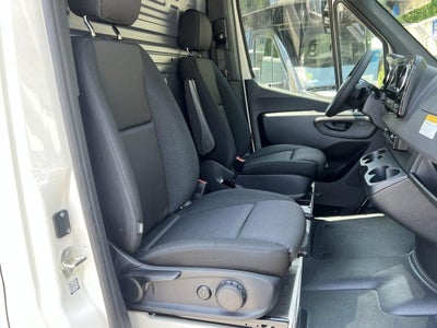2025 Mercedes-Benz Sprinter 2500 Cargo 144 WB