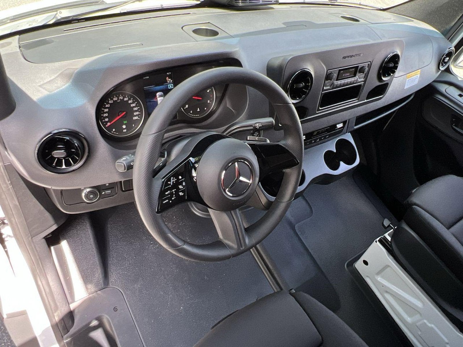 2025 Mercedes-Benz Sprinter 2500 Cargo 144 WB