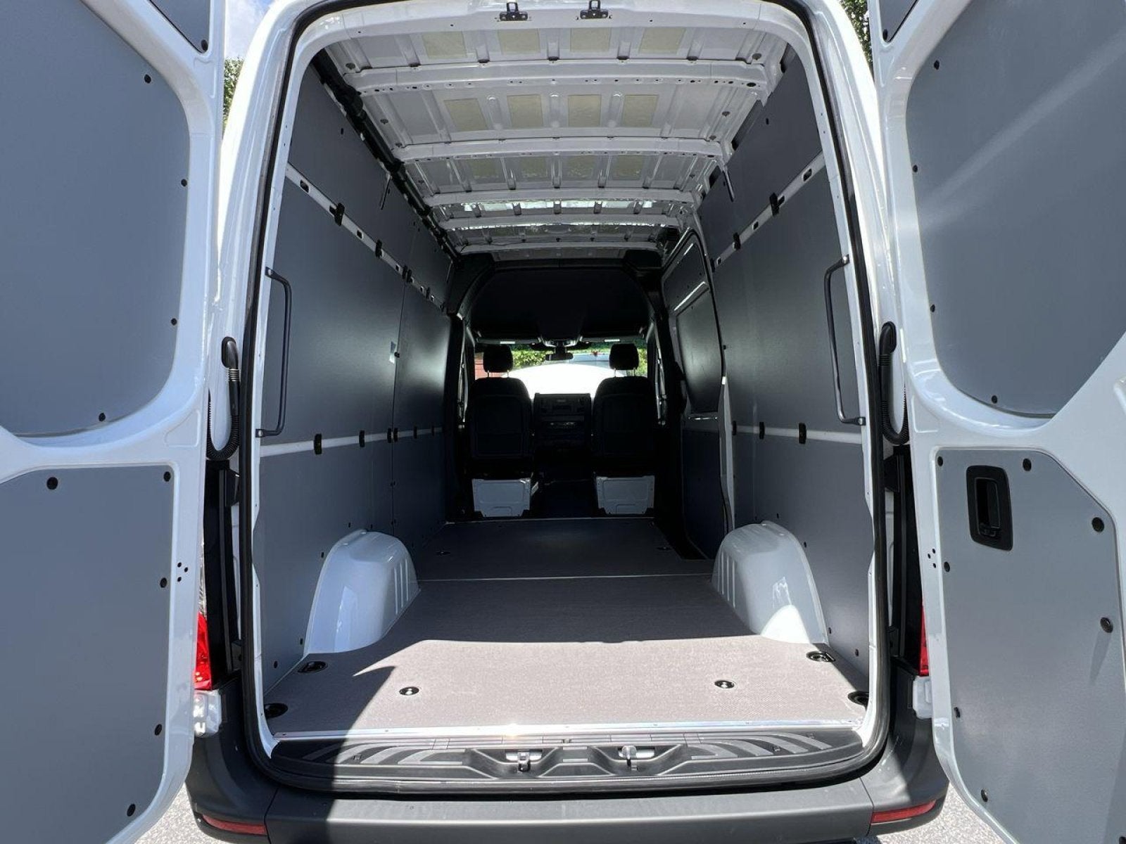2025 Mercedes-Benz Sprinter 2500 Cargo 144 WB