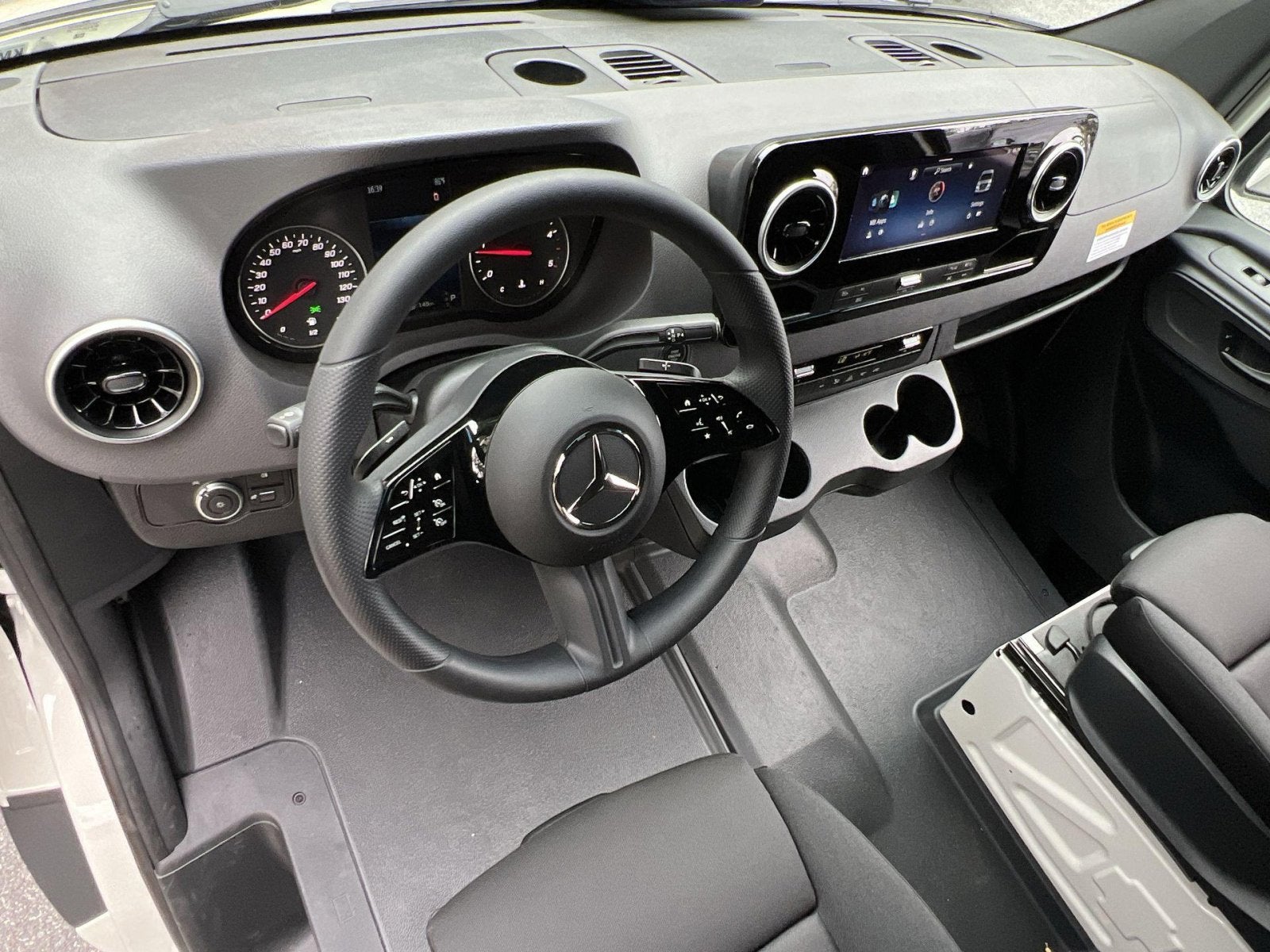 2025 Mercedes-Benz Sprinter 2500 Cargo 144 WB