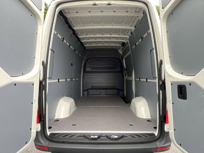 2025 Mercedes-Benz Sprinter 2500 Cargo 144 WB