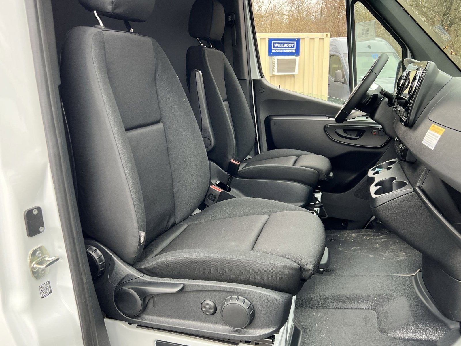 2025 Mercedes-Benz Sprinter 2500 Cargo 170 WB