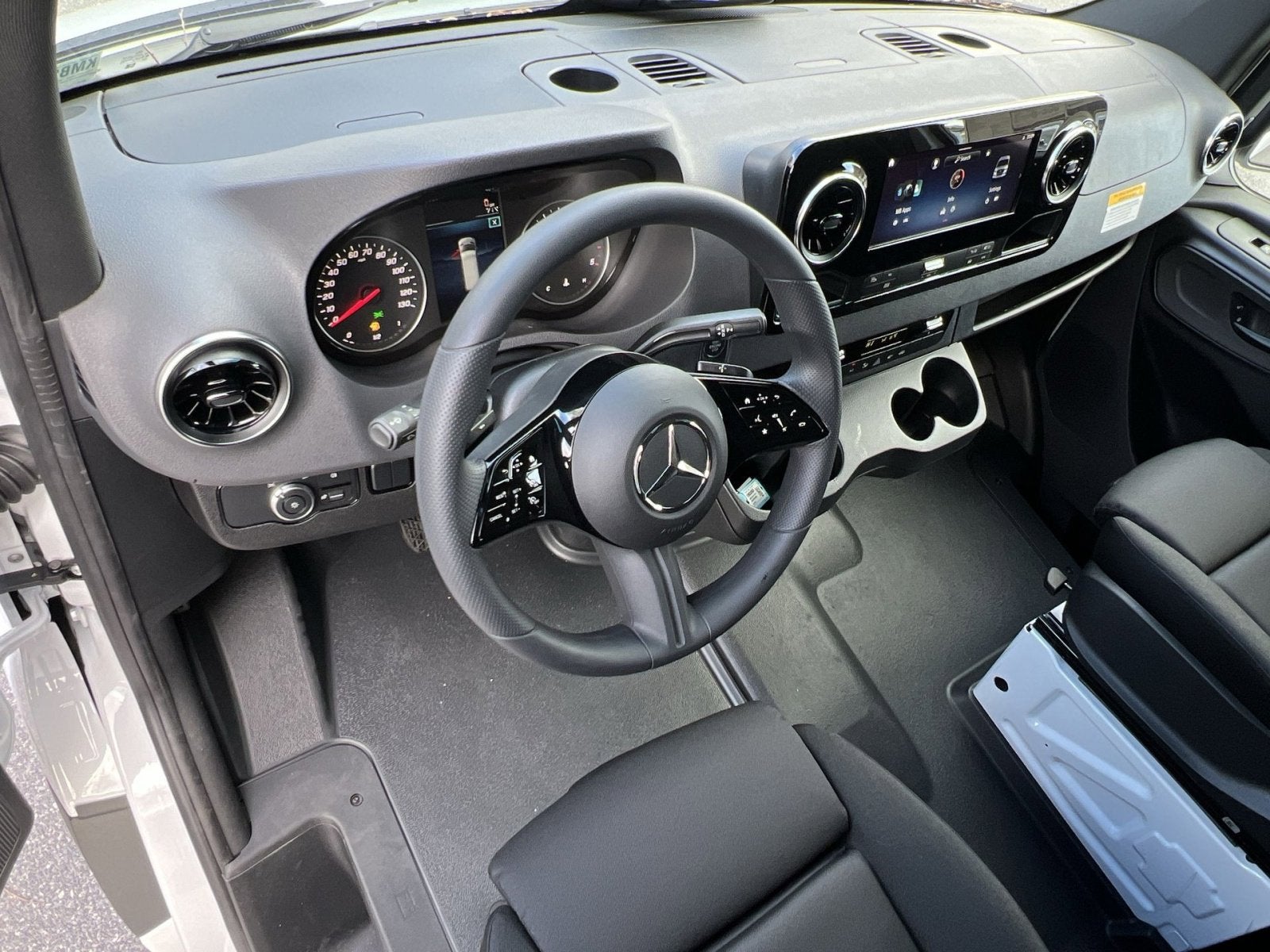 2026 Mercedes-Benz Sprinter 2500 Cargo 170 WB