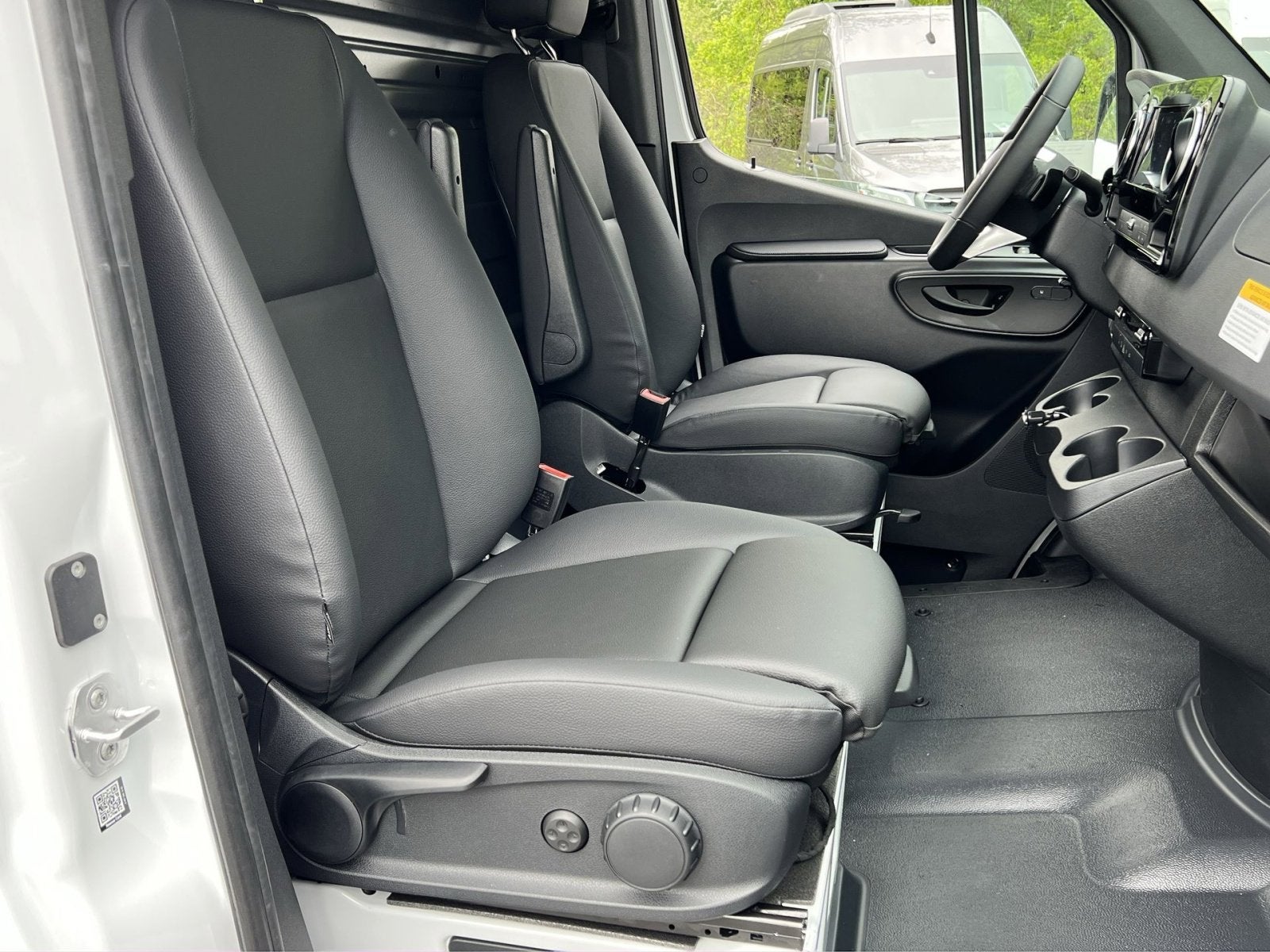 2026 Mercedes-Benz Sprinter 2500 Cargo 170 WB