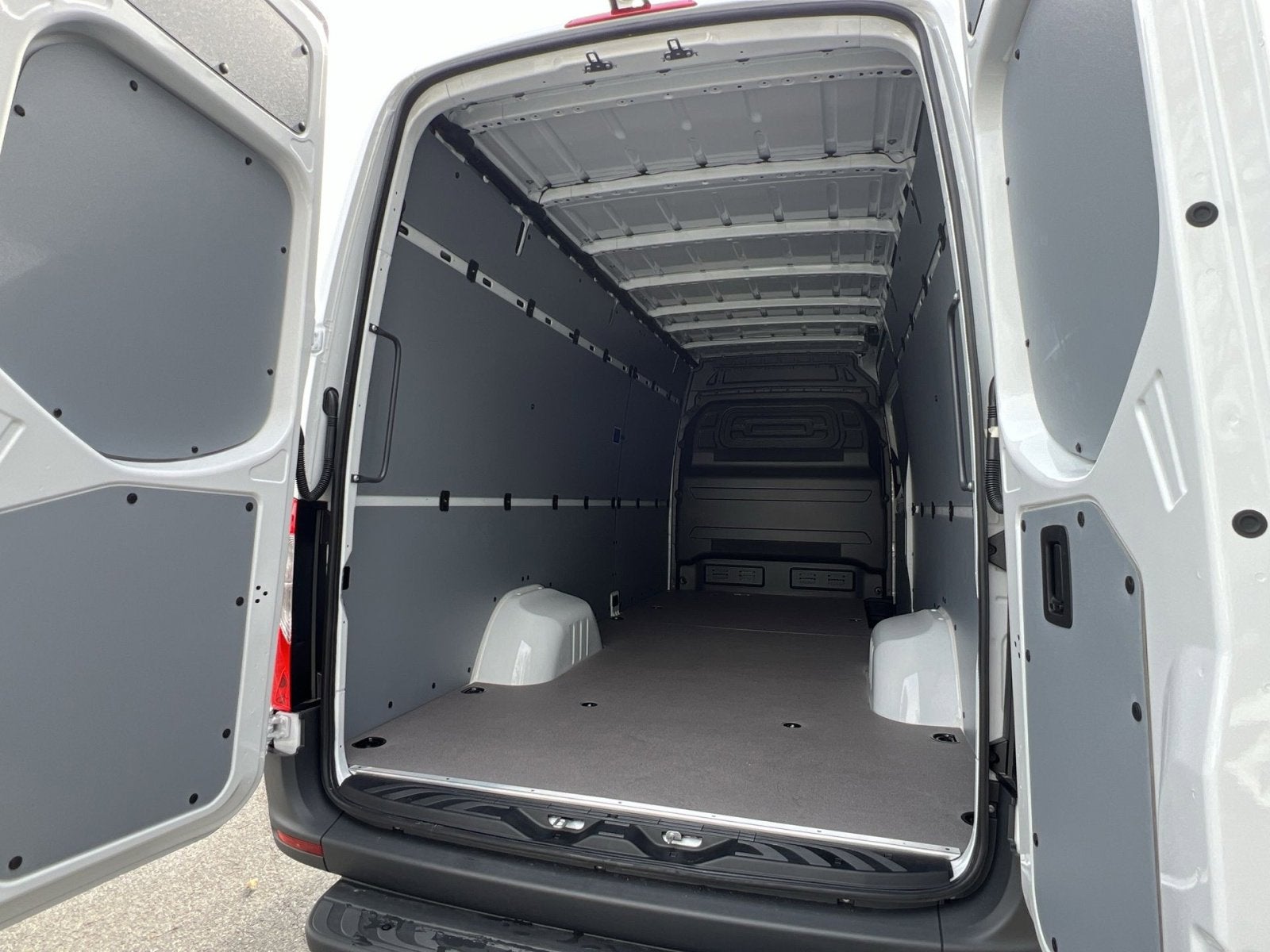 2026 Mercedes-Benz Sprinter 3500 Cargo 170 WB