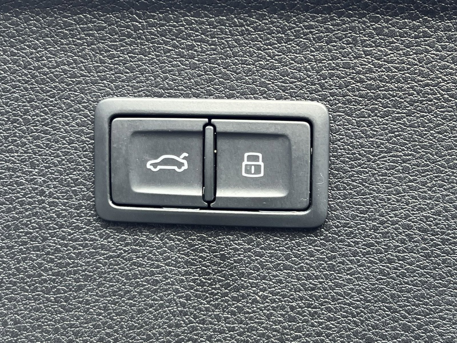 2023 Audi Q5 40 Premium