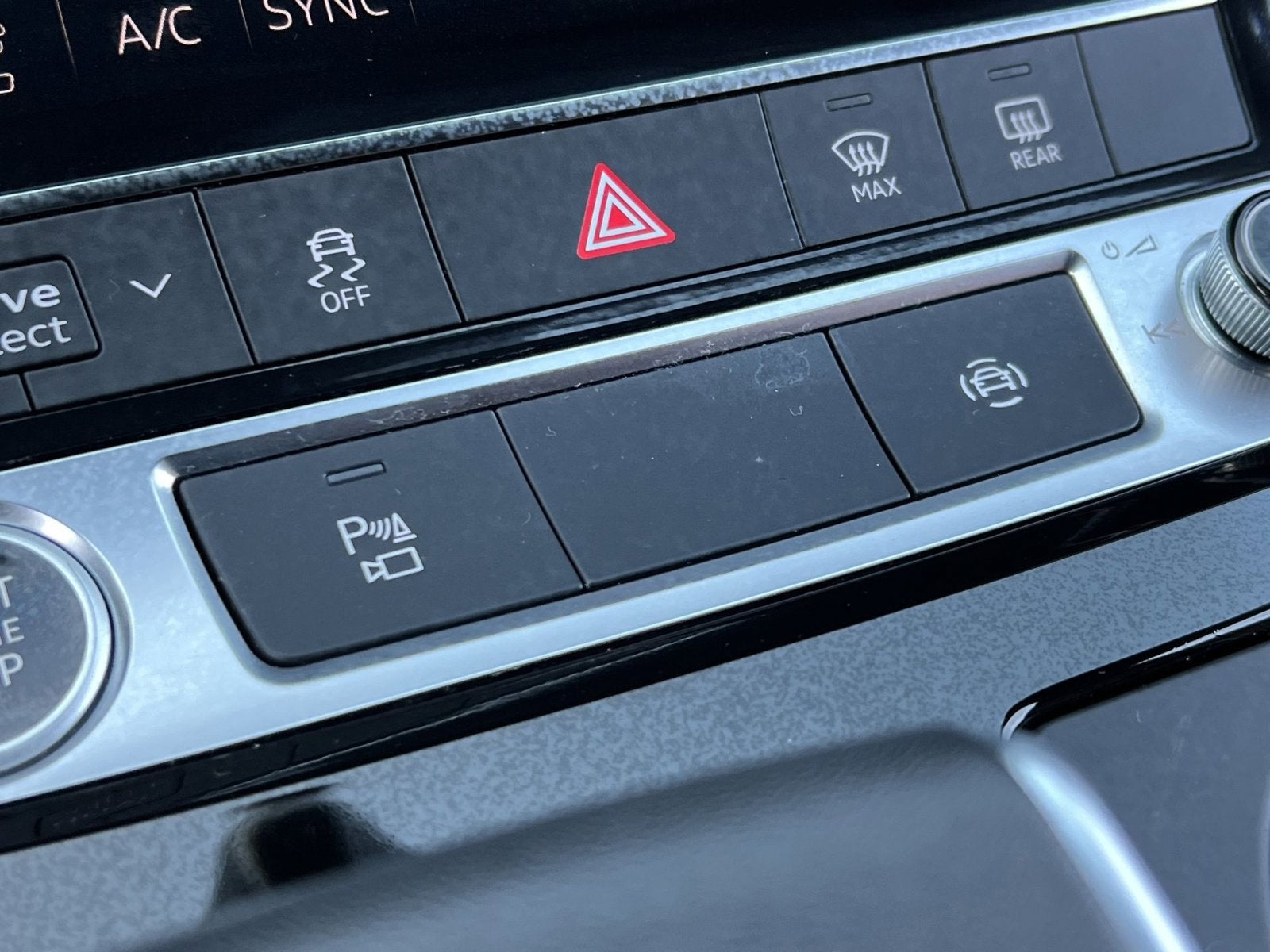 2023 Audi Q8 55 Premium Plus