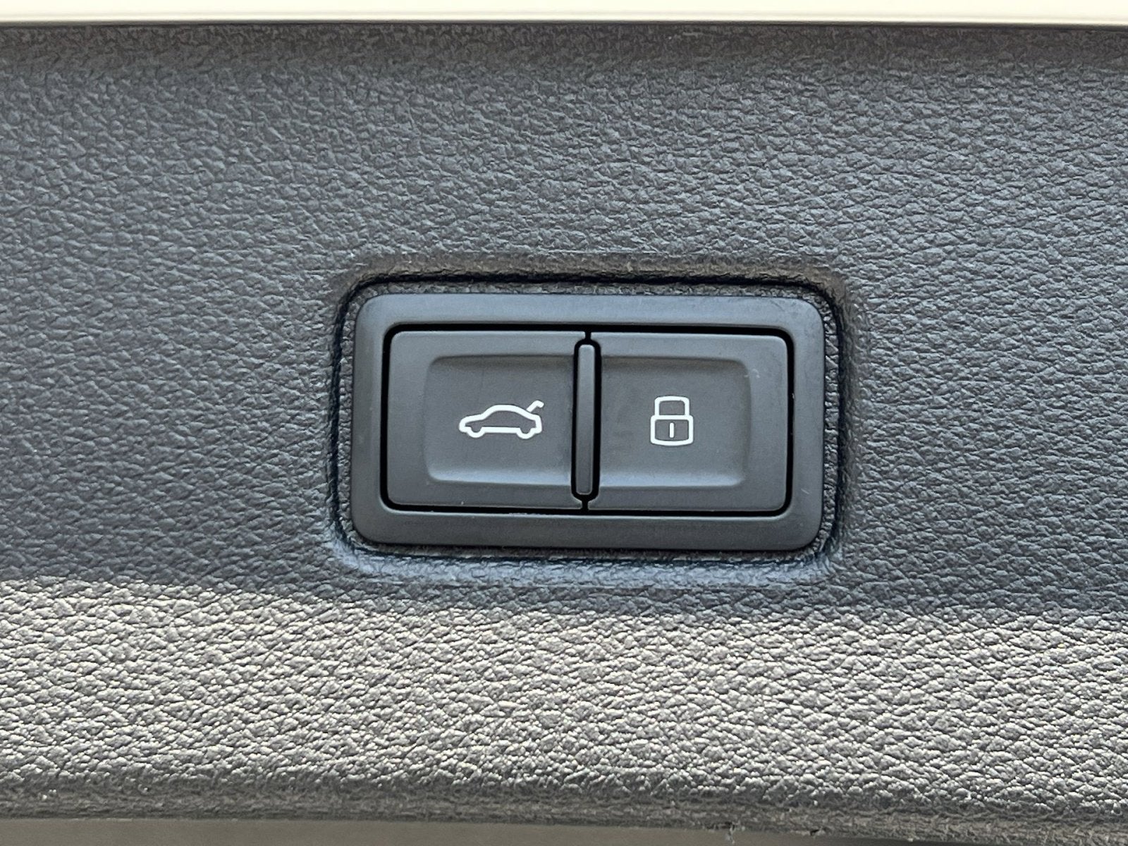 2024 Audi Q7 45 Premium Plus