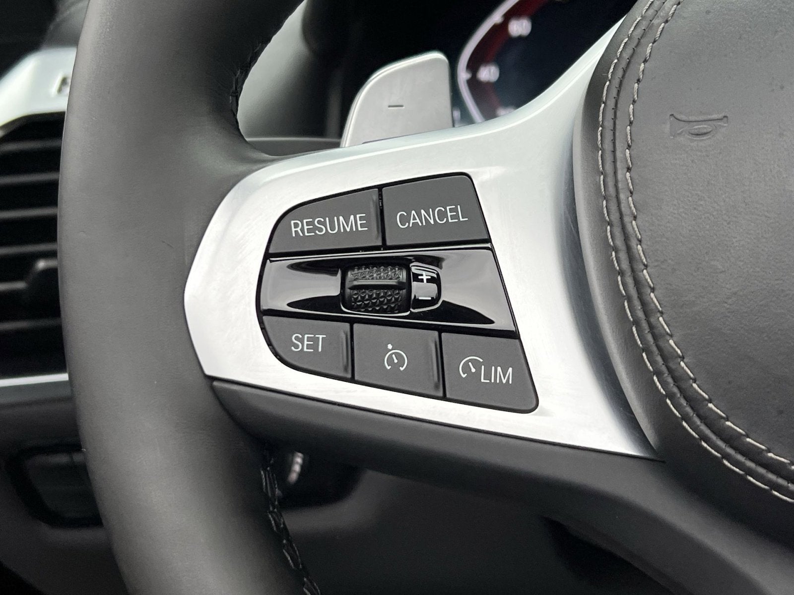 2025 BMW 8 Series 840i