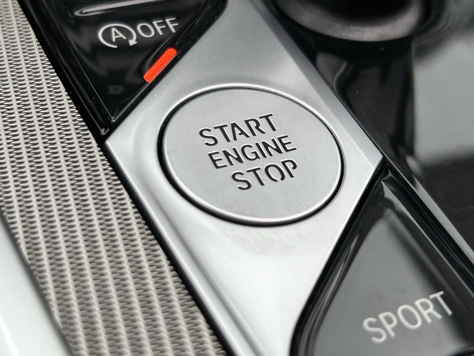 2025 BMW 8 Series 840i