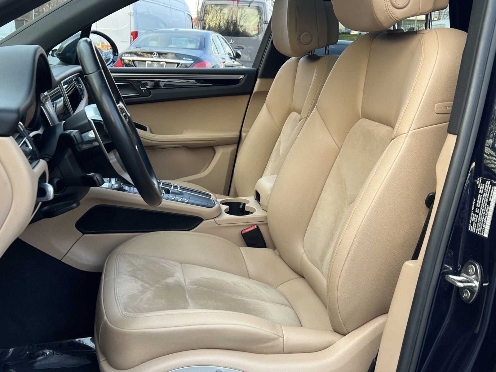 2021 Porsche Macan Base