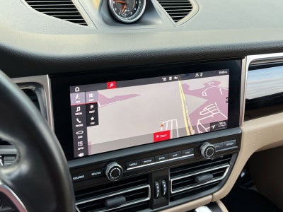 2021 Porsche Macan Base