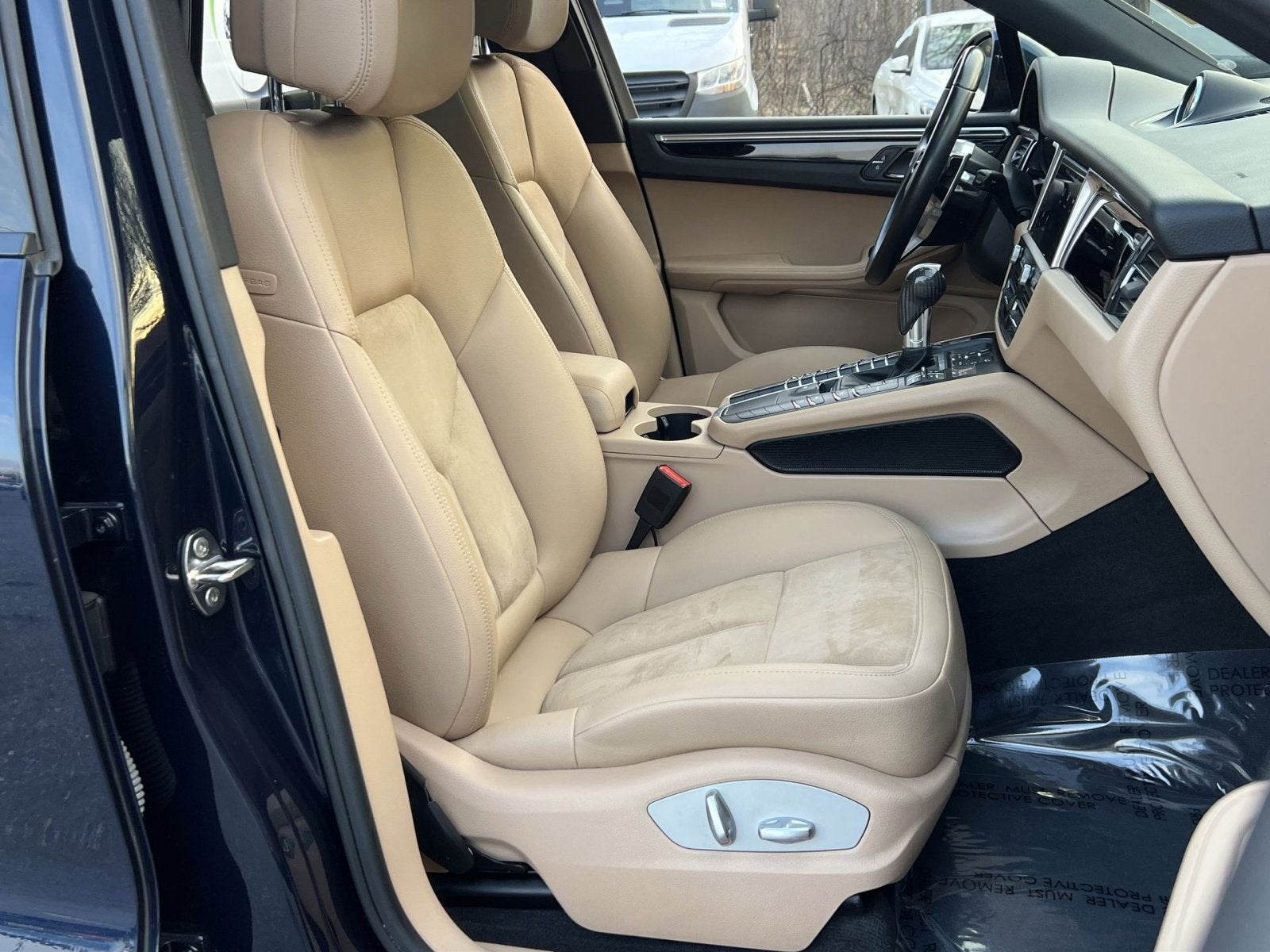 2021 Porsche Macan Base