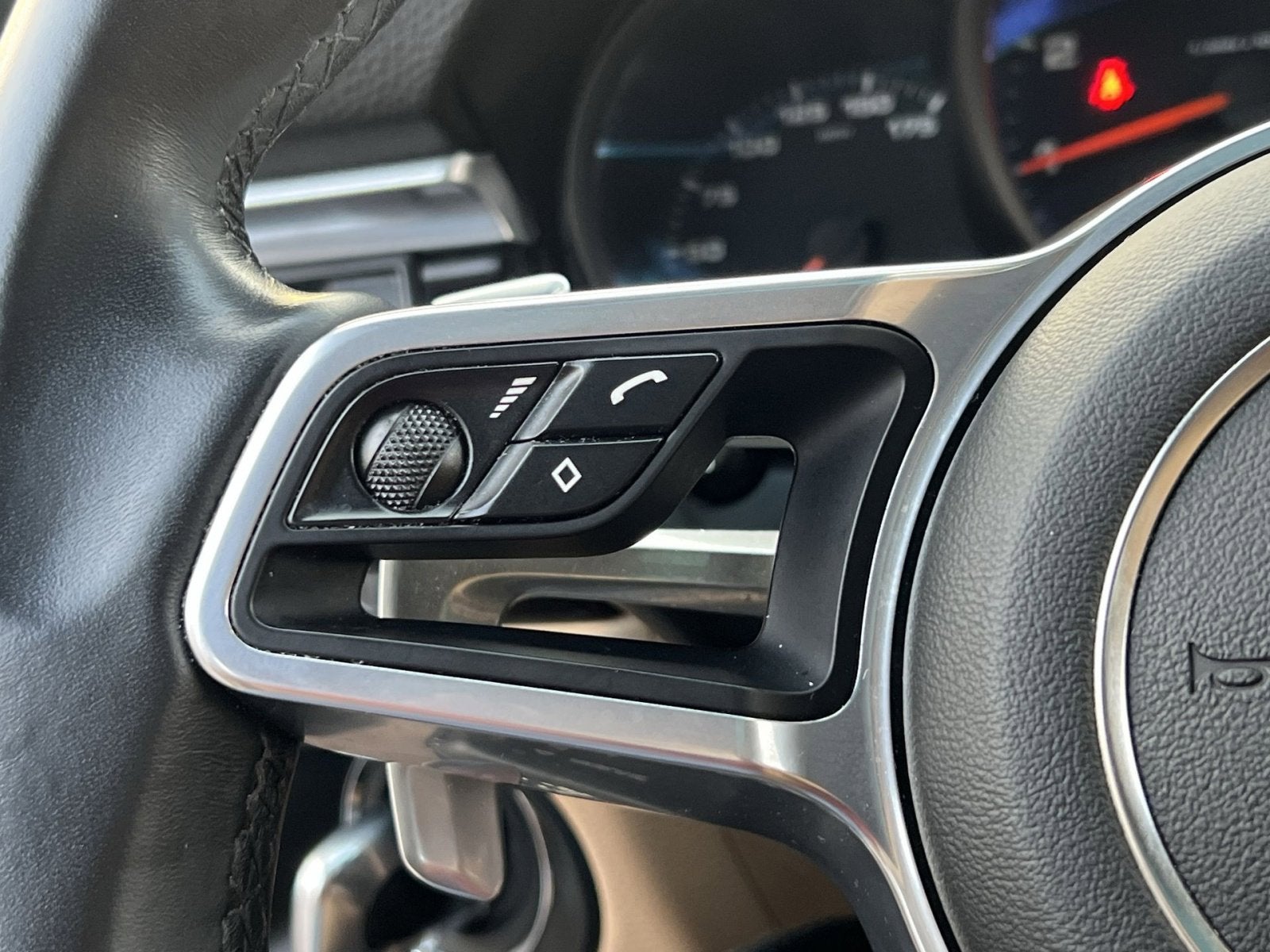 2021 Porsche Macan Base