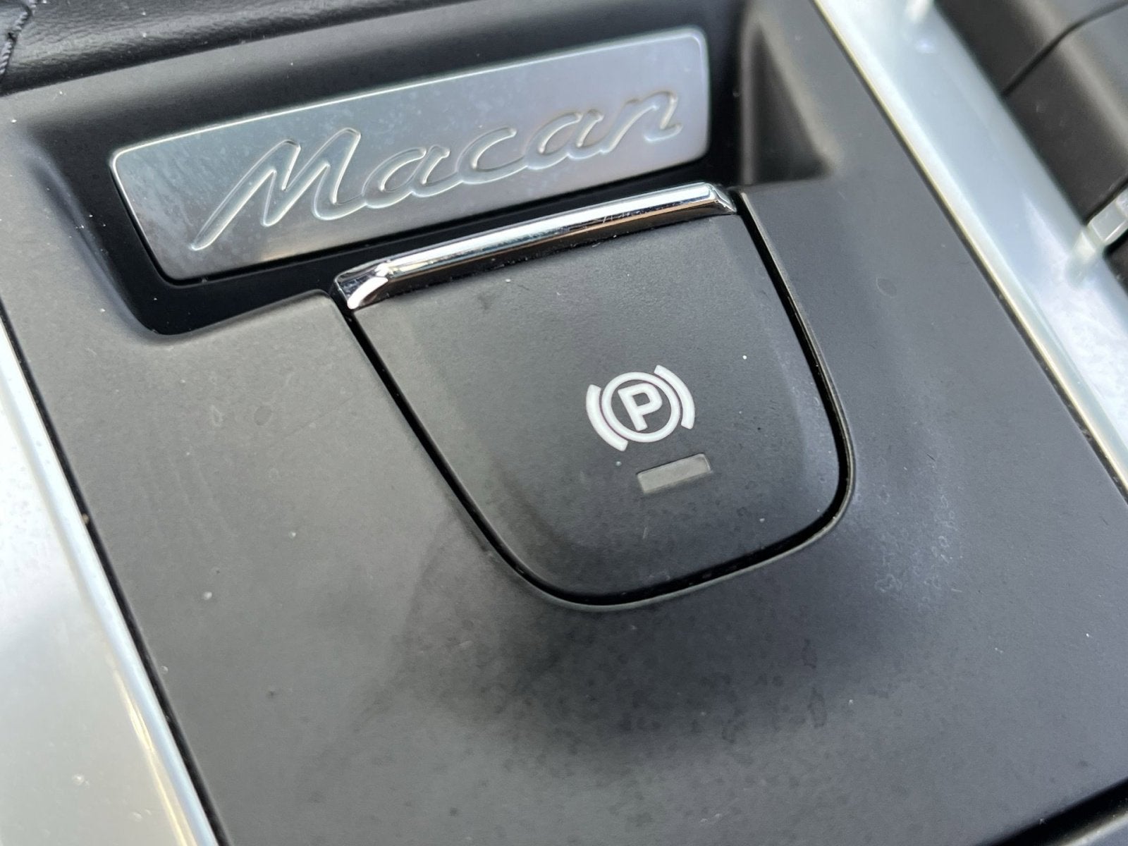 2021 Porsche Macan Base